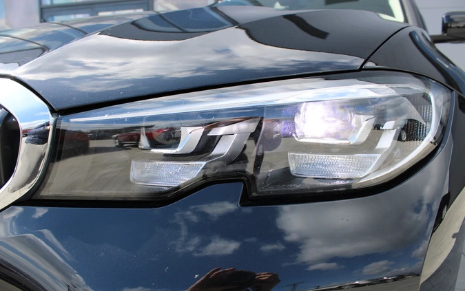 BMW Seria 3 cena 149900 przebieg: 21700, rok produkcji 2021 z Dąbie małe 121